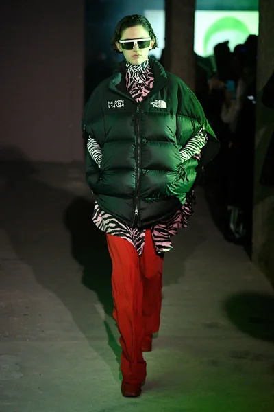 Look 17